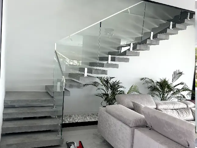 Glass staircase 21