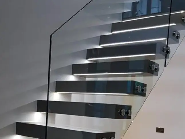 Glass staircase (30)