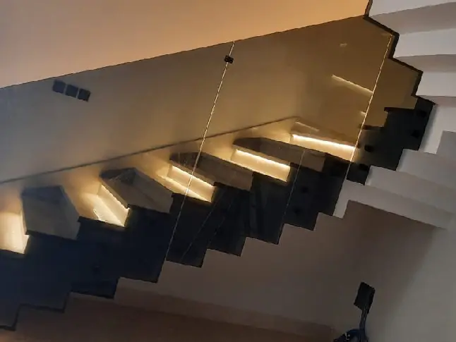 Glass staircase30